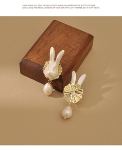 Pendiente de diseño de personalidad de moda de nueva perla de conejo lindo perla de Corea