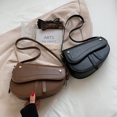 niche bag female 2021 new fashion casual one-shoulder messenger texture underarm bag commuter bag