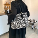 Large Capacity Bag for Women 2021 New European and American Fashion Portable Shoulder Bag This Year Popular Bag Zebra Pattern Tote Bagpicture14