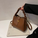 Western style simple fold small bag new autumn and winter 2021 bucket bag shoulder commuter messenger texture bagpicture20