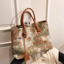2021 new fashion embroidery shoulder bag autumn and winter texture commuter tote bagpicture24