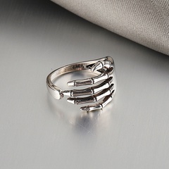 New dark palm ring hip hop street retro old personality fashion skull five-claw ring