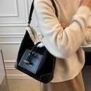 Autumn and winter frosted bag large capacity 2021 new fashion plush messenger bag retro oneshoulder bucket bagpicture25