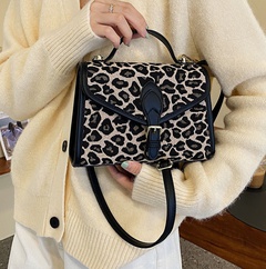 sacs à main 2021 nouvelle mode à la mode imprimé léopard une épaule sac de messager portable petit sac carré