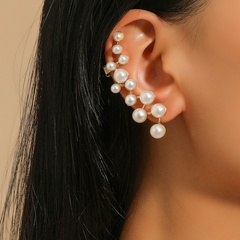 2020 New Trend Personality Creative Elegant Ear Clip Earrings Japanese and Korean Simple Asymmetric Pearl Tassel Earrings