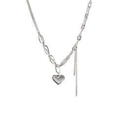 Niche design love pendant titanium steel necklace retro clavicle chain accessories
