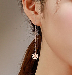 Koreanische Chrysantheme lange Ohrringe einfache personalisierte Ohrringe aus Titanstahl