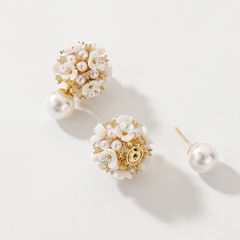 Boucles d'oreilles simples à fleurs en perles Boucles d'oreilles à la mode européenne et américaine à tempérament de niche