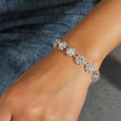 Fashion flower shape rhinestone alloy bracelet