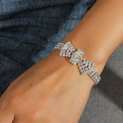 Fashion bows shape rhinestone alloy bracelet