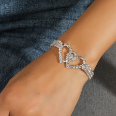 Fashion hollow heart rhinestone alloy bracelet