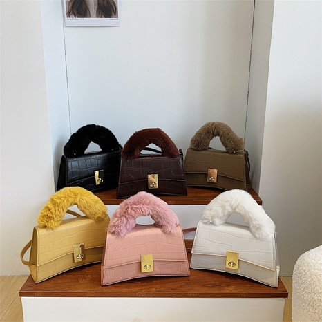 Sacs à main en peluche texturés sacs à main sacs pour femmes nouveau modèle de pierre rétro coréen 2021 petit sac carré's discount tags