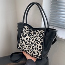 Largecapacity handbags 2021 new fashion leopardprint messenger sense singleshoulder portable tote bagpicture21