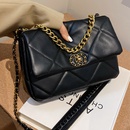 autumn and winter 2021 new trendy fashion rhombus chain messenger bag niche bagpicture27