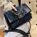 autumn and winter 2021 new trendy fashion rhombus chain messenger bag niche bagpicture25