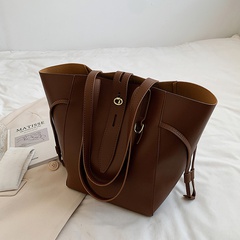 Large-capacity new bag autumn and winter retro all-match shoulder bag commuter tote bucket bag