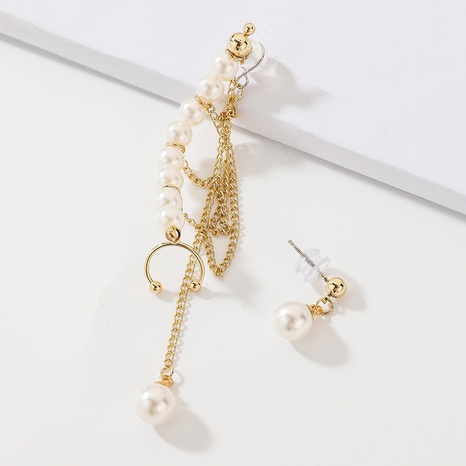 Mode Perlenquaste asymmetrische Ohrringe Ohrknochenclip Europäische und amerikanische Ohrringe Frauen's discount tags