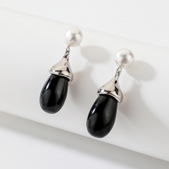 fashion black resin drop pearl earrings European and American retro earrings female
