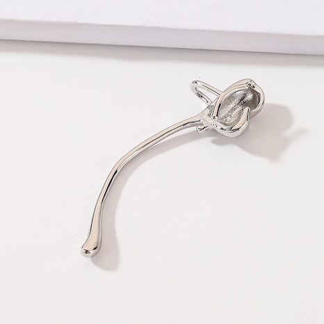 Clip d'os d'oreille en métal simple sans coeur percé Boucles d'oreilles de mode européennes et américaines pour femmes's discount tags