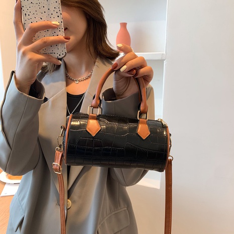 Bolsa de alta calidad 2022 nueva moda japonesa y coreana contraste de Color bandolera bolsa Simple redonda bolsa portátil de mujer's discount tags