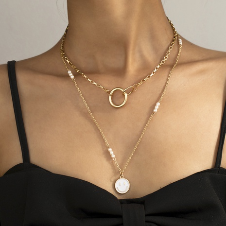 Europäische und amerikanische grenz überschreitende neue süße kreative weiße Smiley-Halskette Persönlichkeit ins Wind Perlen nähte mehr schicht ige Halskette weiblich's discount tags