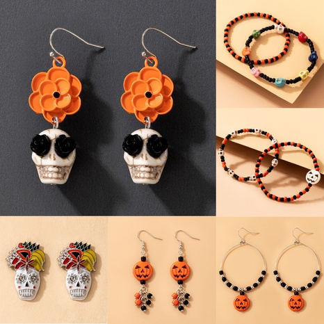 2021 New Bracelet Halloween Skull Color Rice Bead Elastic Cord Personalized Bracelet's discount tags