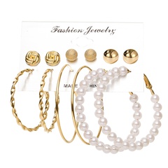 2021 New Creative Simple Fashion Temperament Women's Jewelry Elegant Retro Stud Ring Twisted Pearl Earrings