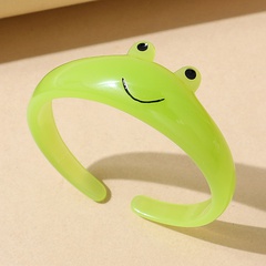 Version coréenne du joli bracelet de grenouille en résine populaire tout allumette