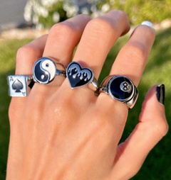 hip hop heart dripping oil ring four-piece black and white Tai Chi ring combination set