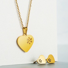 Fashion Clover Love Pendant Necklace Earring Set Titanium Steel Jewelry Wholesale