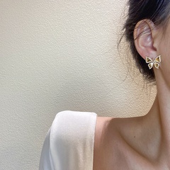 European and American Fashion Retro Trend Earrings Women's Geometric Design Pearl Butterfly Earrings Cold Style Graceful Ear Ornaments