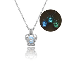 European and American Jewelry Halloween Creative Luminous Necklace Fashion Multicolor Hollow Crown Pendant Necklace Accessories