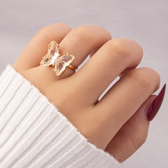 Anillo de mariposa con sentido de diseño de tendencia femenina coreana con incrustaciones de anillo de piedras preciosas al por mayor