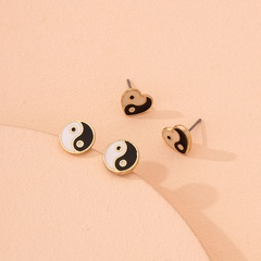retro Tai Chi heart-shaped round earrings geometric temperament earrings
