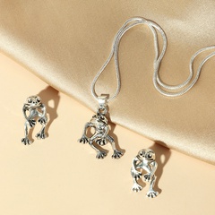 retro frog earrings necklace creative three-dimensional animal jewelry