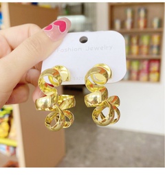 Korean niche design sense twisted metal simple fashion earrings women