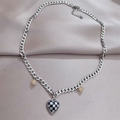 Korean version of simple fashion personality lattice pendant necklace small fresh temperament clavicle chain