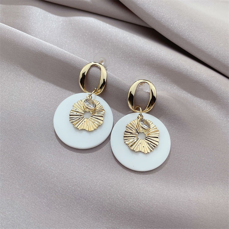 Tongfang Ornament Korean Style Personalized AllMatch Exaggerated Fashion Acrylic Earrings Simple Wafer Earrings Elegant Earrings