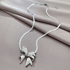 Tongfang Ornament New Japanese and Korean Temperamental Women's Snake Bones Chain Simple Personality Necklace Bow Necklace Clavicle Chain