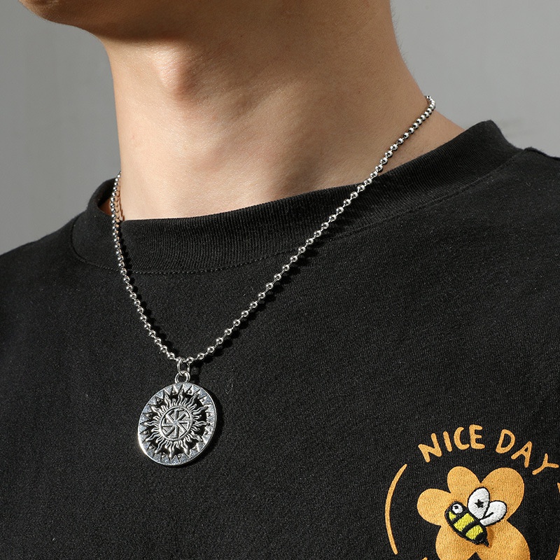 Japan and South Korea simple temperament retro old necklace ancient mysterious pattern sun flower round pendant necklace