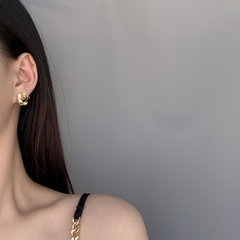 geometric retro earrings cold wind irregular simple earrings European and American fashion temperament ear jewelry