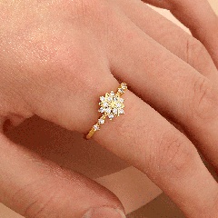 European and American fashion hot jewelry diamond snowflake ring hexagonal zircon index finger female ring