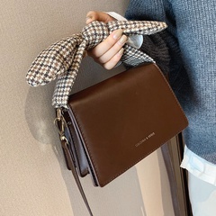 2021 new ins niche messenger bag autumn and winter portable small square bag