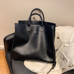 Autumn and winter retro large-capacity bag 2021 new female bag texture one-shoulder messenger bag