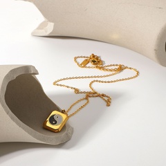Mode 18K vergoldeter Edelstahl schwarz weiß Yin Yang quadratischer Anhänger Halskette Schmuck