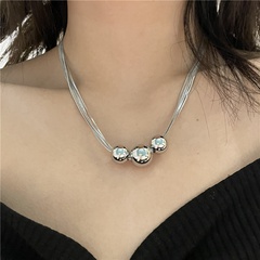 collier de boule de chaîne de chandail d'automne et d'hiver collier de chaîne de clavicule de perles géométriques multicouches rétro