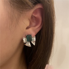 925 Silver Needle Design Sense Emerald Bow Gemstone Earrings Stud Earrings Female French Style Personality Fashion Vintage Earrings