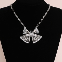 Best Seller in Europe and America Diamond Bowknot Necklace Personality Necklace Stylish Pendant Necklace Factory Wholesale