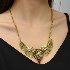 European and American jewelry palace retro diamond wings short clavicle necklace metal wholesale