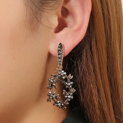 Korean Style Fashion European and American Style Big Brand Alloy Diamond Flower Shape Hollow Stud Earrings Women Vintage Bohemian Ornament